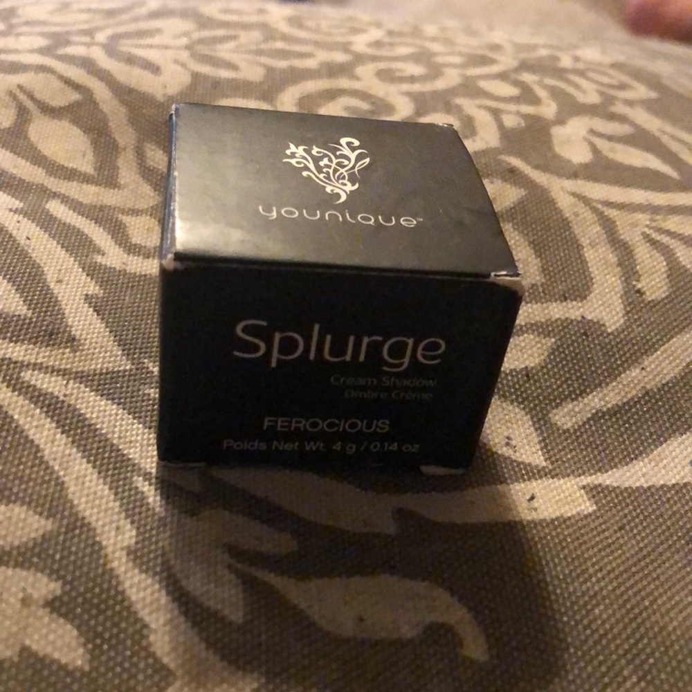 Younique Splurge cream shadow new/unused